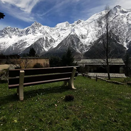 Apartment Betulle - 2bedroom - Patio Facing Mont-blanc Range
